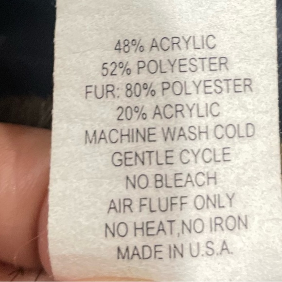 Tasha Polizzi blanket faux fur and floral appliqué jacket. - Picture 9 of 10